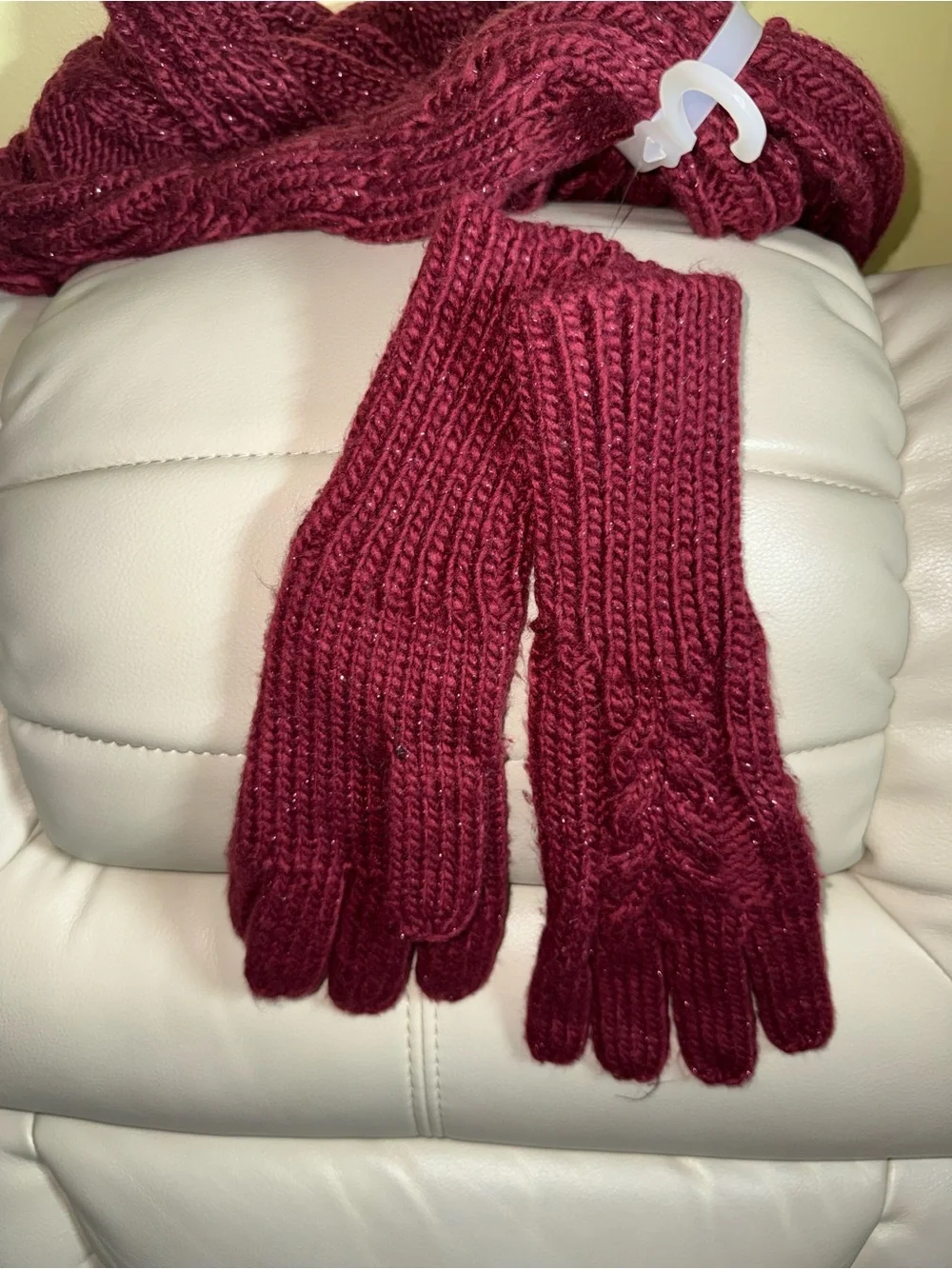 Women's Cable Knit Scarf and Glove Set - Burgundy